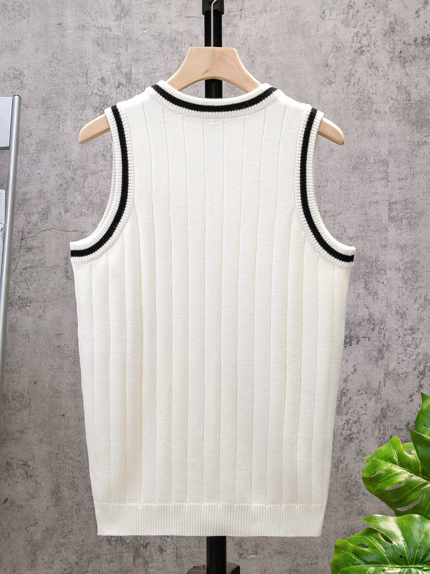 Preppy Letter A Print High Stretch Vest, Men's Casual Vintage Style V Neck Sweater Vest For Fall Winter