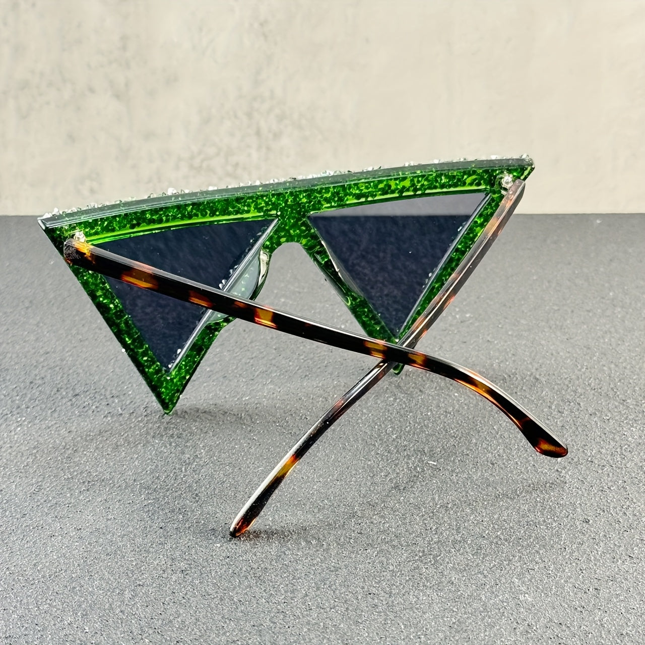 1pc Women'S and Men'S Casual Retro Classic Triangle Fashion Glasses, Mirror Inlaid with Luxury Rhinestones, Suitable for Holiday Wear, Daily Accessories, Music Festival, Party