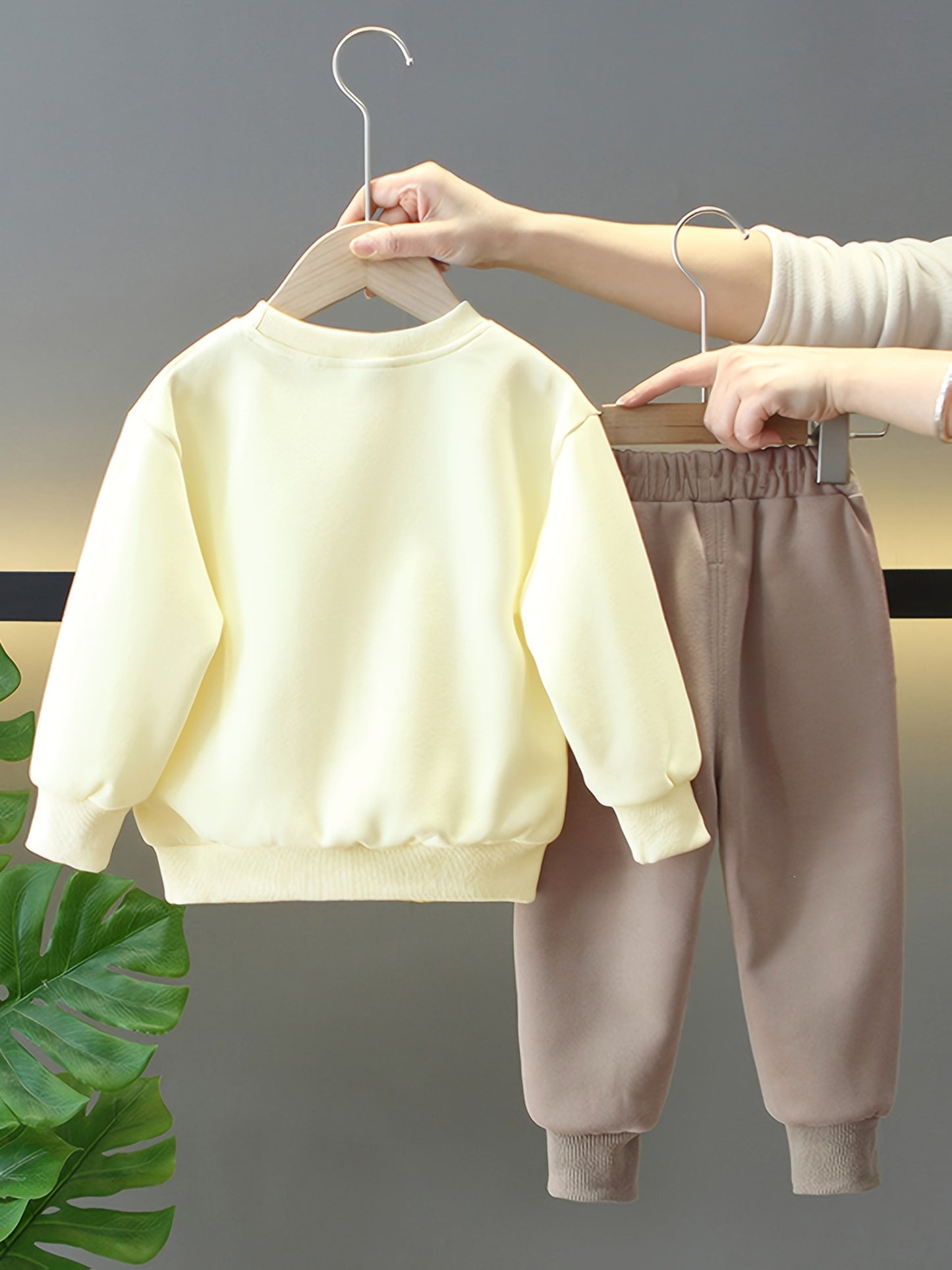 Boys' round neck hoodie and pants set, paired with cute teddy bear accessories, soft and comfortable, suitable for casual outdoor wear in autumn and winter, Perfect for Outdoor, Boys Winter Outfit Sets, Clothes Set For Boys, Boys Sweater And Pants, Boys