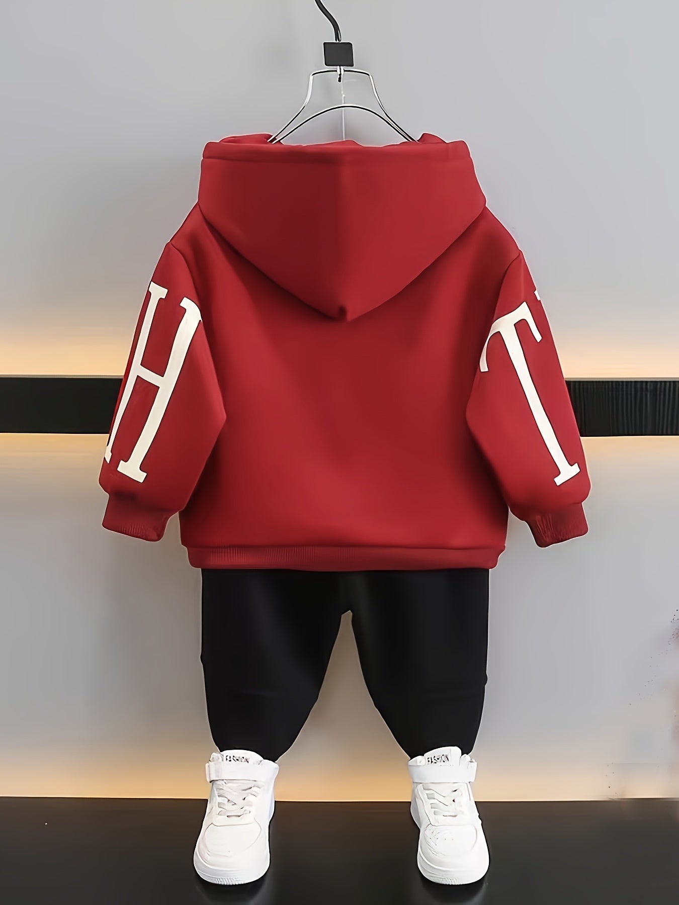 Two-piece set for boys, hooded fleece red sweatshirt with cartoon 3D bear decoration and long thin fleece pants for kids, Perfect for Outdoor