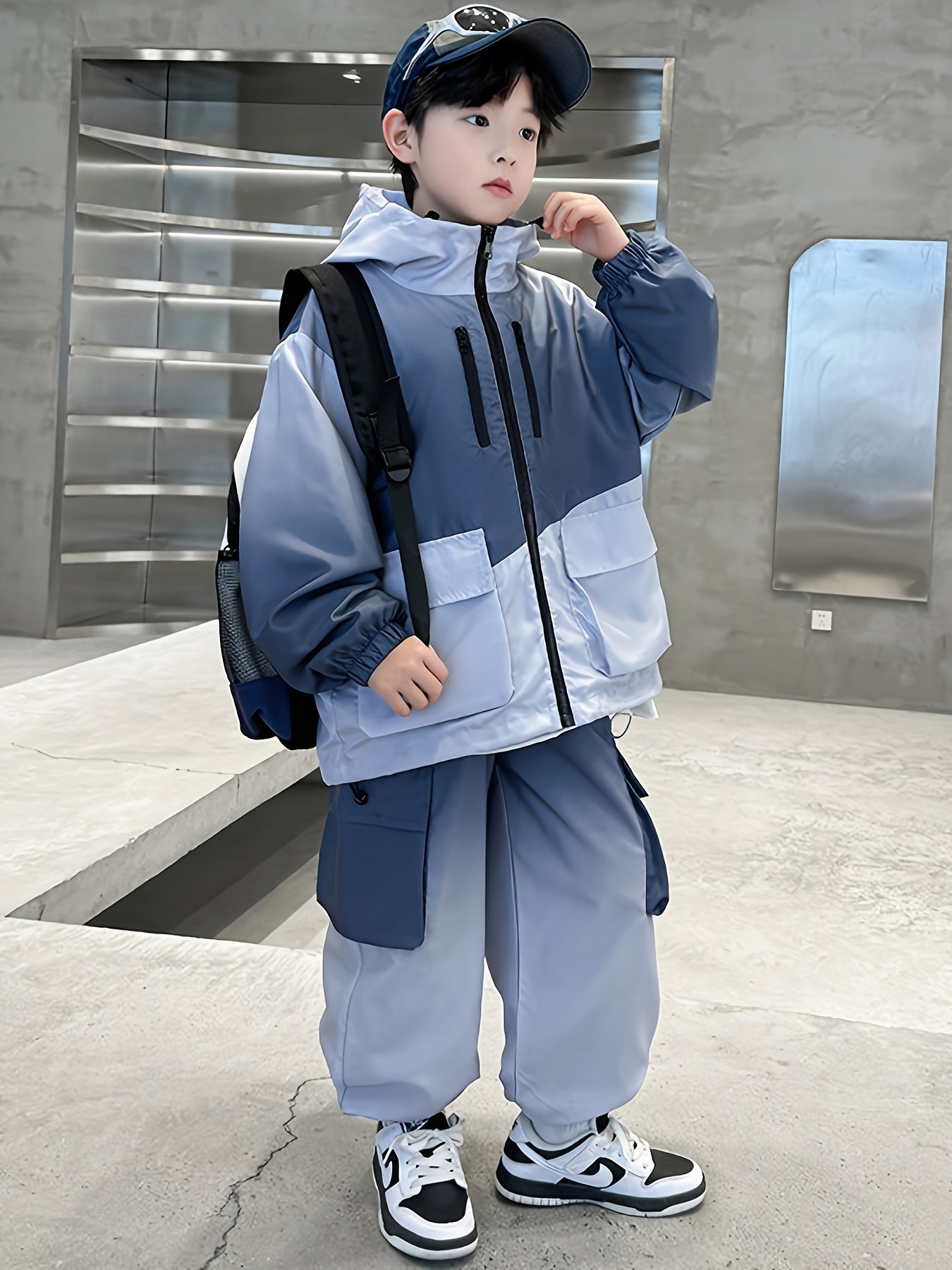 Boys' Spring 2025 Stylish Casual Sporty Workwear Style Gradient Jacket Two-Piece Set for Medium to Large Kids, Perfect for Outdoor